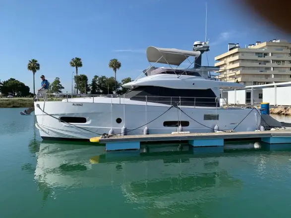 Azimut Magellano 43