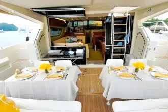 Thumbnail von Ferretti Yachts 60