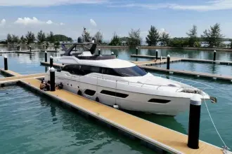 Thumbnail von Ferretti Yachts 700