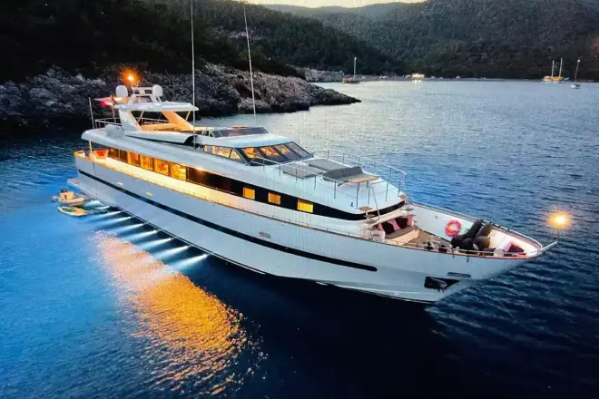 EUROCRAFT 33m AXELLA