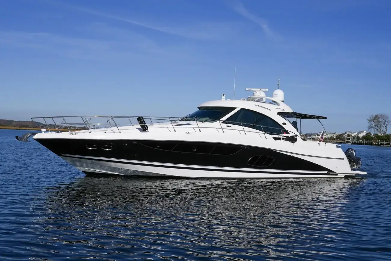Sea Ray 590 Fly Bridge