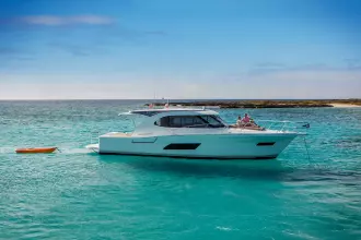 Thumbnail von Riviera 445 Suv