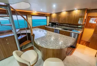 Thumbnail von Viking 74 Enclosed Bridge Knot Racing