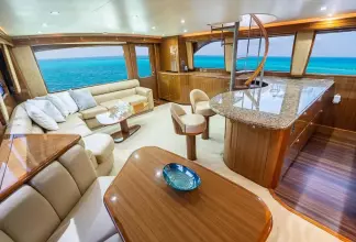 Thumbnail von Viking 74 Enclosed Bridge Knot Racing