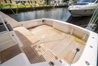 Thumbnail von Viking 74 Enclosed Bridge Knot Racing