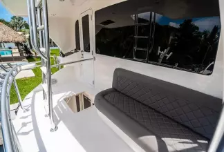 Thumbnail von Viking 74 Enclosed Bridge Knot Racing