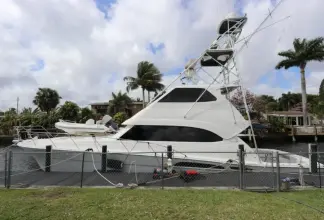 Thumbnail von Riviera 	Flybridge chiusa 62