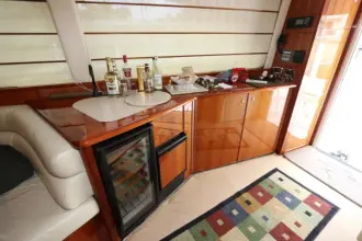 Thumbnail von Riviera 	Flybridge chiusa 62