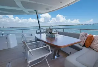 Thumbnail von Sunseeker 86 Yacht Docqua