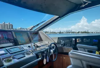 Thumbnail von Sunseeker 86 Yacht Docqua