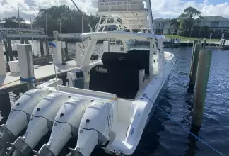 Thumbnail von Boston Whaler 420 Outrage