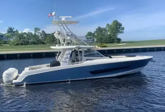 Thumbnail von Boston Whaler 420 Outrage