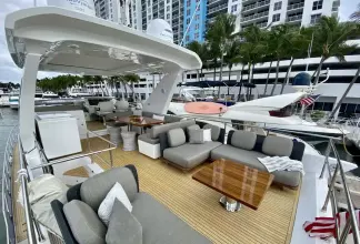 Thumbnail von Azimut Fly 53 Searenity II