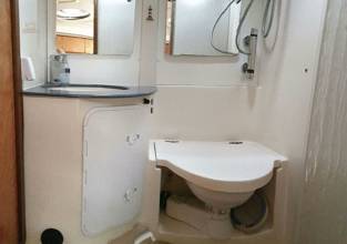 Thumbnail von Bavaria (DE) Bavaria 380 Sporttop