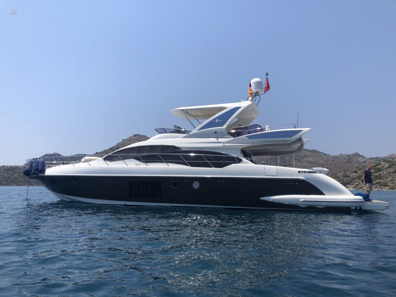 Azimut 64 Fly