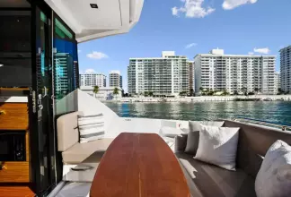 Thumbnail von Tiara Yachts 39 Coupe Triple Threat