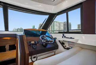 Thumbnail von Tiara Yachts 39 Coupe Triple Threat