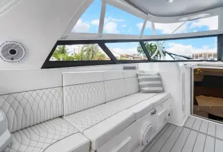 Thumbnail von Intrepid 438 Evolution Salty Dog