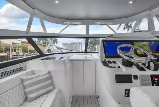 Thumbnail von Intrepid 438 Evolution Salty Dog