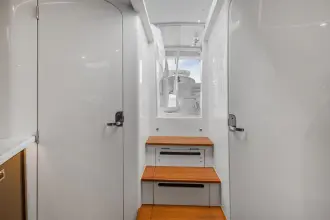 Thumbnail von Intrepid 438 Evolution Salty Dog