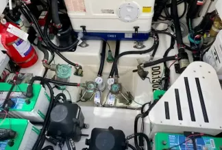 Thumbnail von Boston Whaler 380 Realm Cindy Seas