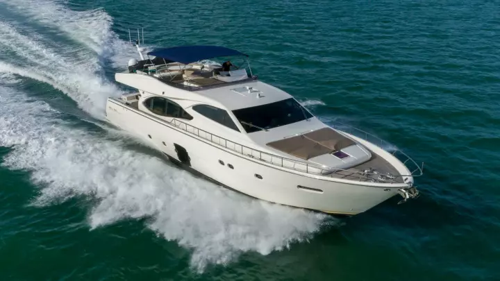 Ferretti Yachts 780