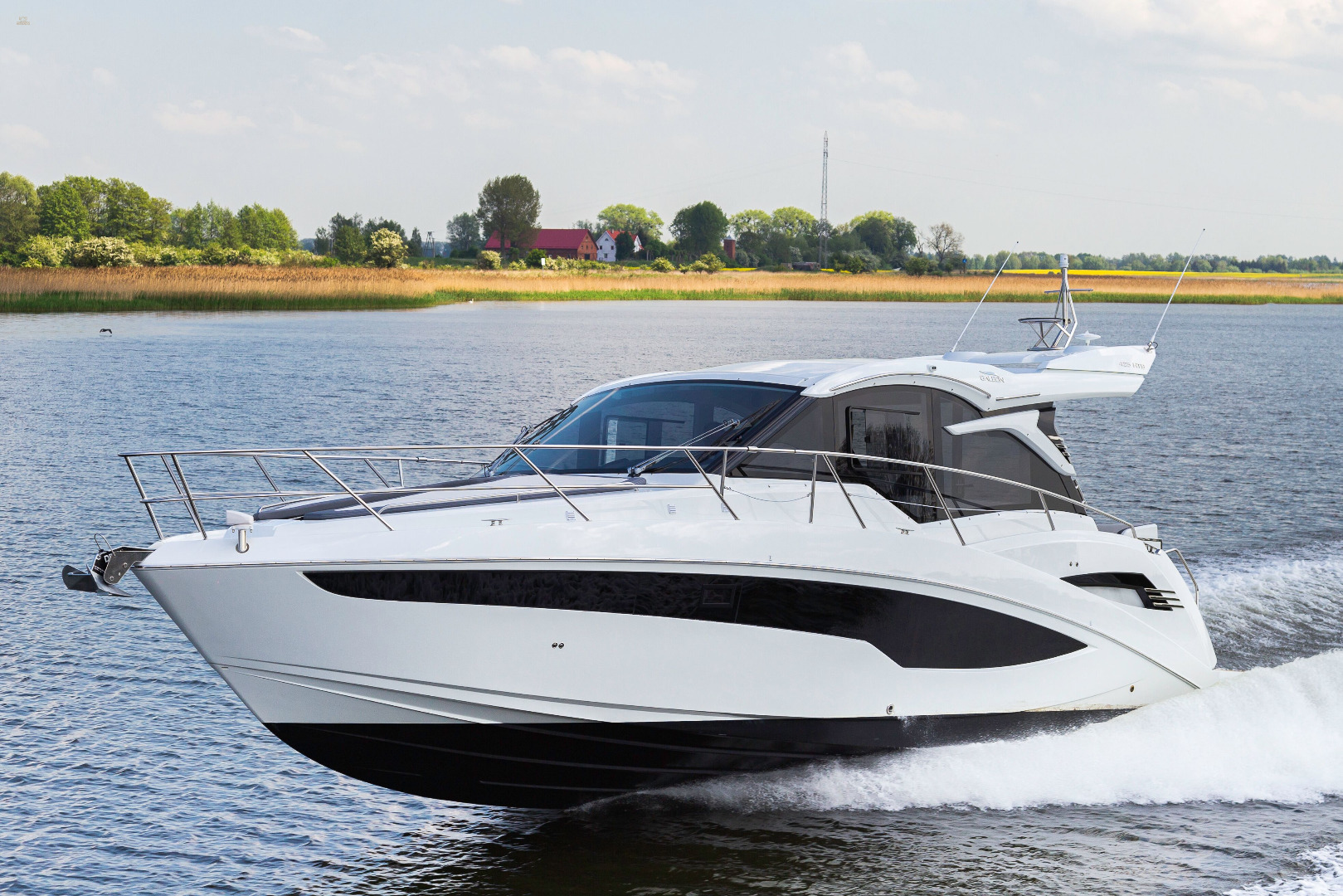 Galeon 425 HTS